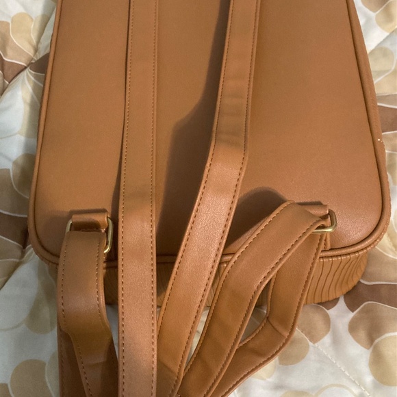 Winnie the Pooh loungefly backpack purse - Picture 4 of 6